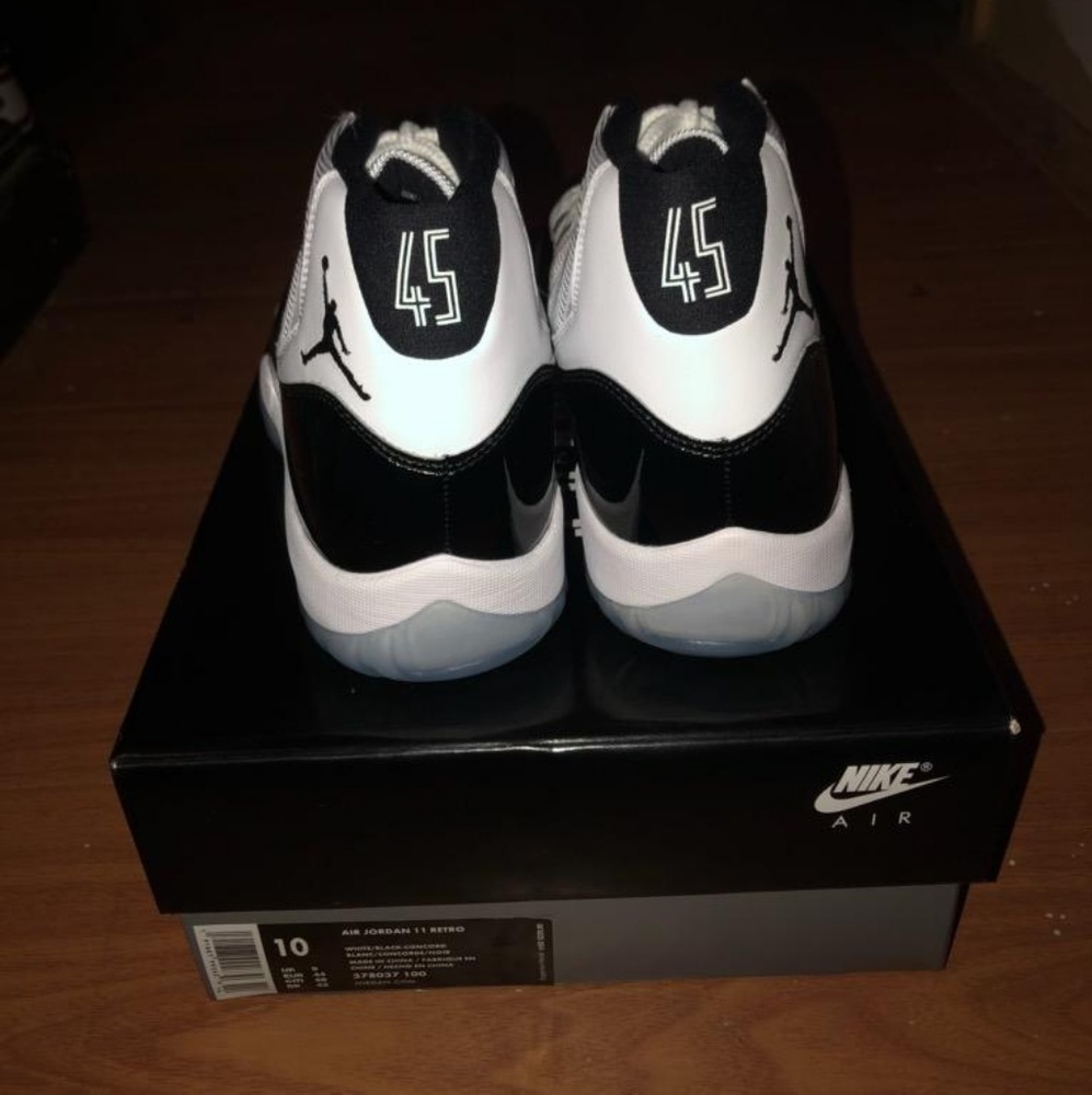 Jordan Concord 11's size 10